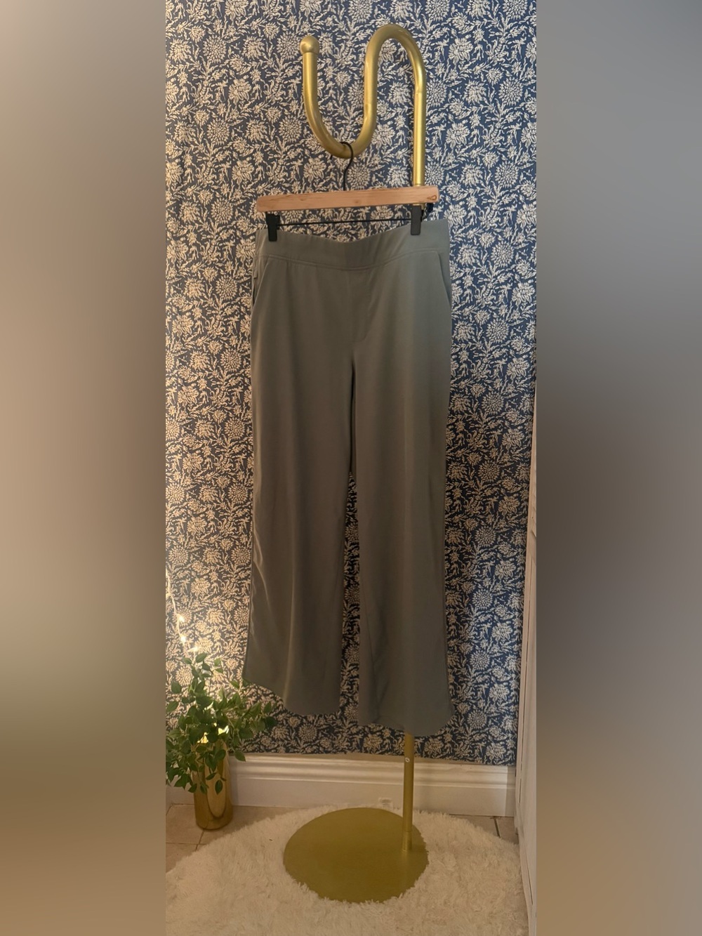 Athleta Olive Green Cropped Wide Leg Pants Size 12P Petite